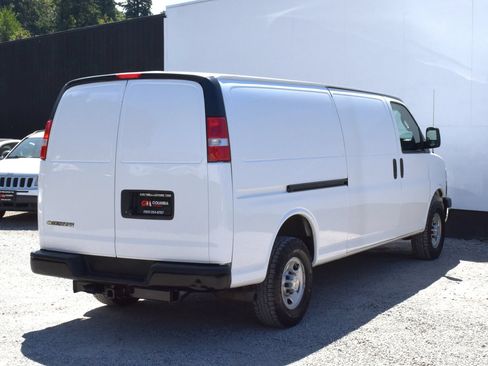 Used 2022 Chevrolet Express 3500 Extended w/ Driver Convenience Package RWD image 7