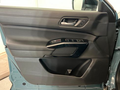 New 2026 Nissan Pathfinder Platinum AWD/4WD image 14