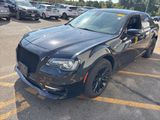 Used 2022 Chrysler 300 Touring L w/ Popular Equipment Group image 4