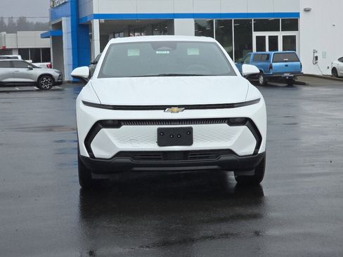 New 2026 Chevrolet Equinox EV LT image 3