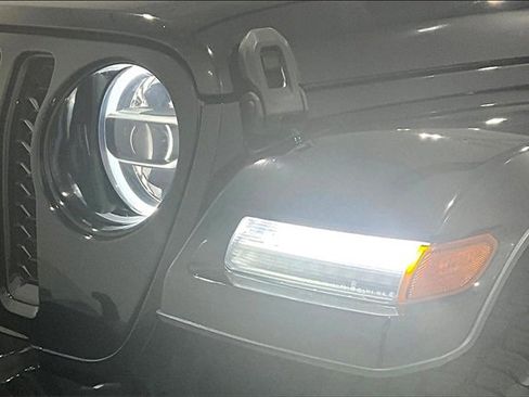 Used 2021 Jeep Gladiator High Altitude image 34