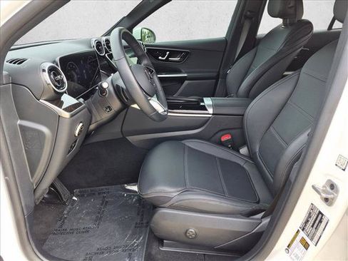 Used 2025 Mercedes-Benz GLC 300 image 15