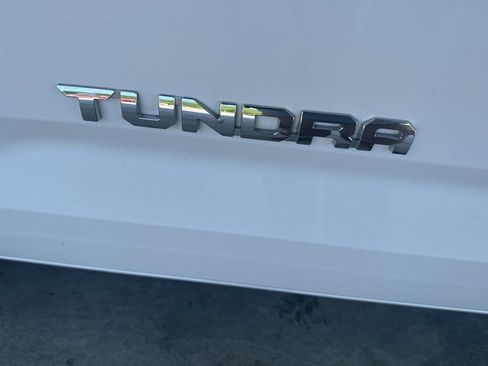 Used 2022 Toyota Tundra SR5 w/ SR5 Premium Package RWD image 26