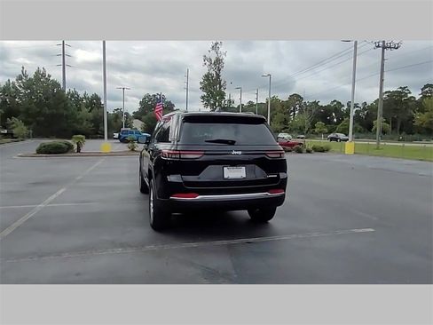 New 2025 Jeep Grand Cherokee Laredo X w/ Luxury Tech Group I image 31