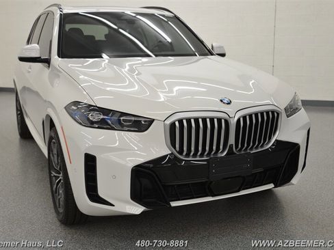 Used 2025 BMW X5 xDrive40i w/ M Sport Package AWD/4WD image 5