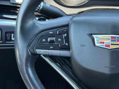 Used 2024 Cadillac XT6 Premium Luxury FWD image 28