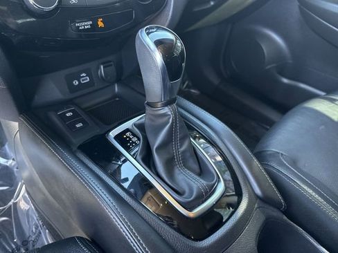 Used 2019 Nissan Rogue SL image 19