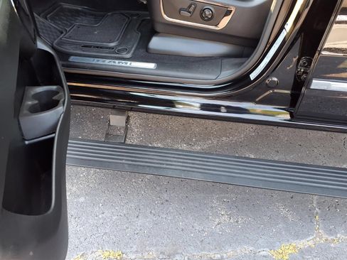 Used 2025 RAM 1500 Limited AWD/4WD image 15