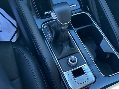 Used 2025 Kia Telluride EX image 17