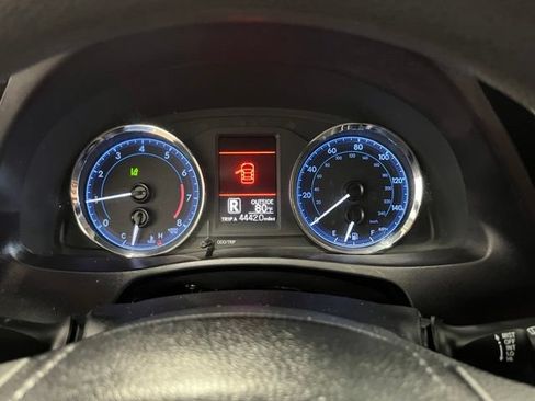 Used 2018 Toyota Corolla LE FWD image 27