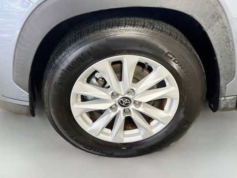 Used 2022 Toyota Corolla Cross LE AWD/4WD image 14