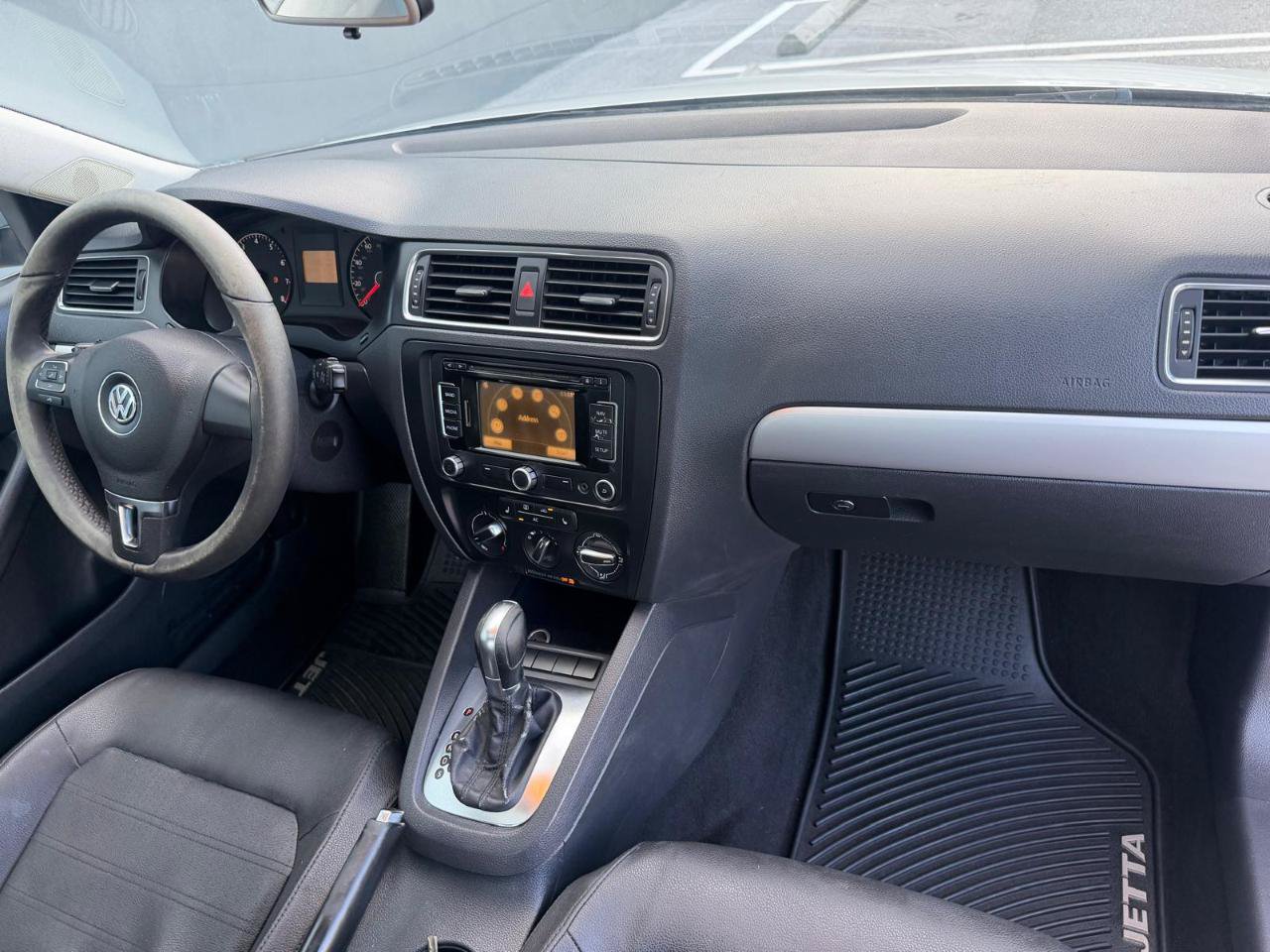 Used 2011 Volkswagen Jetta SEL FWD image 13