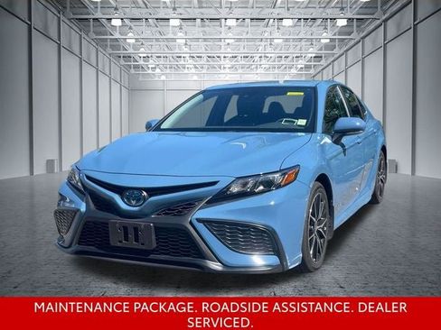 Used 2024 Toyota Camry SE w/ Cold Weather Package FWD image 4