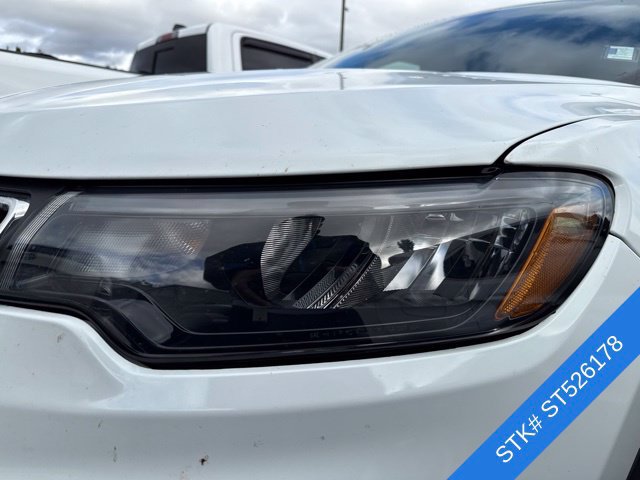 Used 2025 Jeep Compass Latitude AWD/4WD image 4