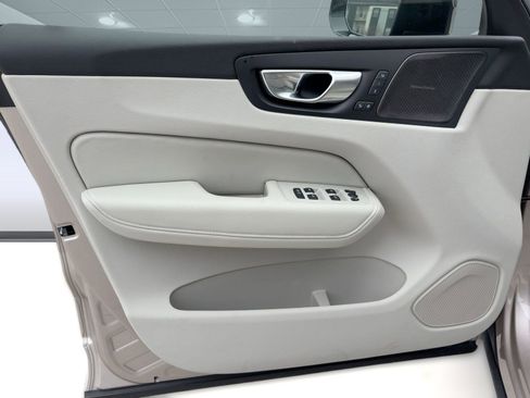 New 2026 Volvo XC60 B5 Ultra w/ Climate Package image 19