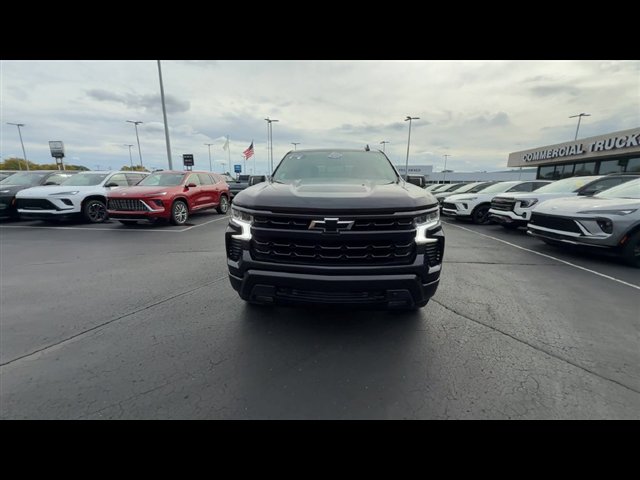 Certified 2022 Chevrolet Silverado 1500 RST w/ Convenience Package II AWD/4WD image 3