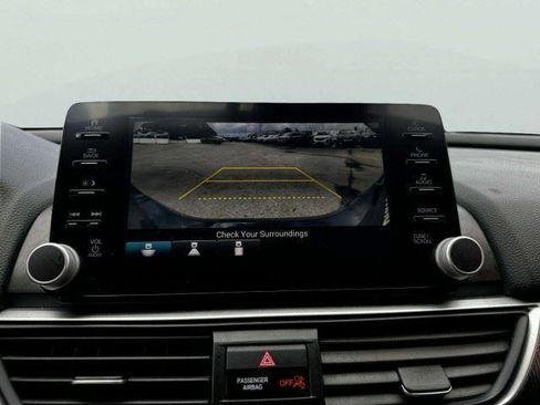 Used 2018 Honda Accord Sport image 32