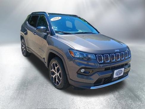 Used 2024 Jeep Compass Limited AWD/4WD image 8