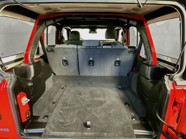 Used 2024 Jeep Wrangler Unlimited AWD/4WD image 31