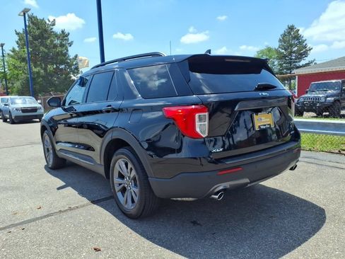 Used 2023 Ford Explorer XLT w/ Equipment Group 202A AWD/4WD image 9
