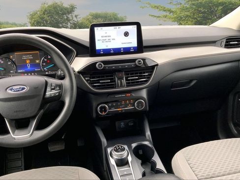 Used 2022 Ford Escape SE FWD image 9