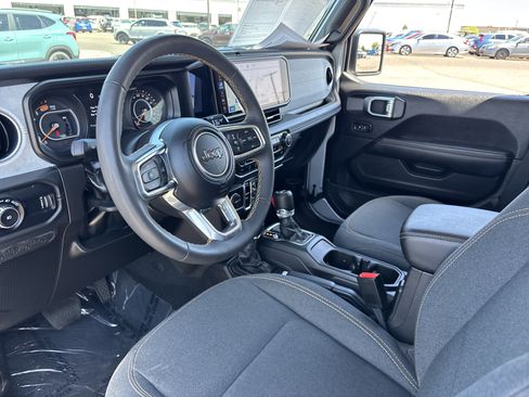 Certified 2024 Jeep Wrangler Unlimited Sahara AWD/4WD image 17