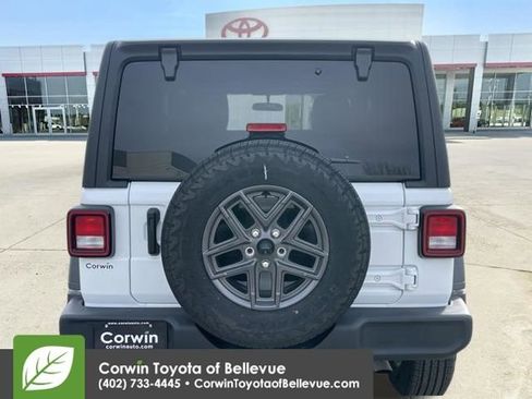 Used 2025 Jeep Wrangler Sport image 4