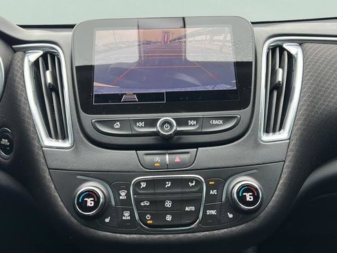 Used 2021 Chevrolet Malibu LT FWD image 29