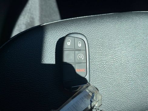 Used 2025 Jeep Compass Latitude AWD/4WD image 21