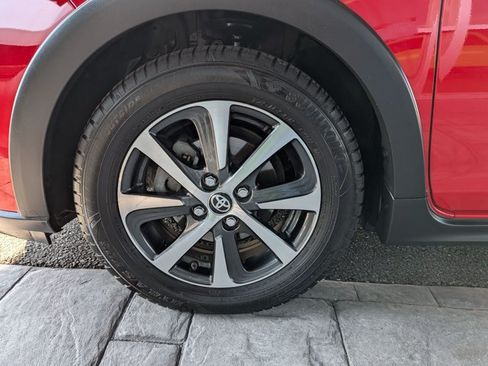 Used 2019 Toyota Prius C w/ Carpet Mat Package FWD image 22