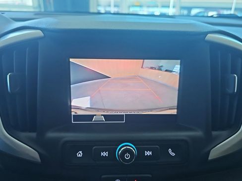 Used 2024 GMC Terrain SLE image 24