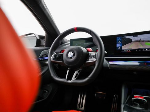 Used 2025 BMW M5 w/ Carbon Package image 27