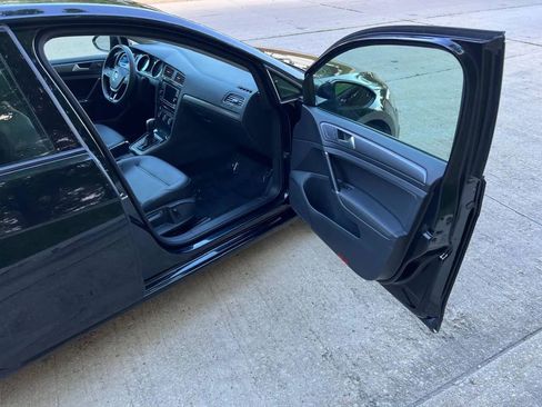 Used 2020 Volkswagen Golf 4-Door image 13