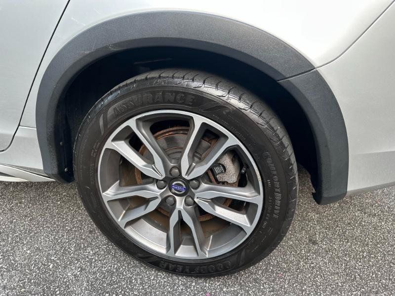 Used 2017 Volvo V60 T5 Cross Country w/ Convenience Package AWD/4WD image 10