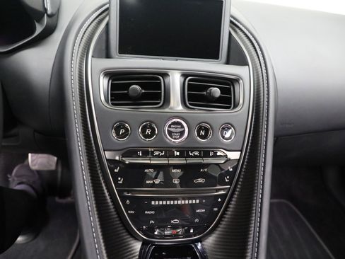 Used 2023 Aston Martin DBS Coupe image 22