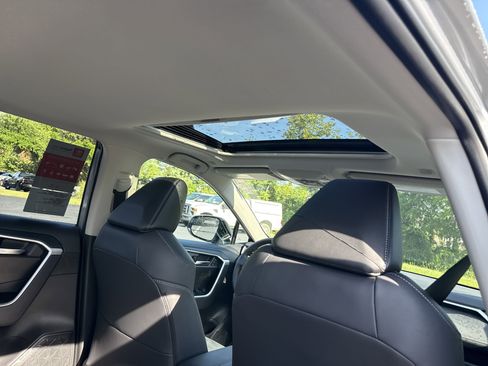 New 2025 Toyota RAV4 XLE Premium w/ Weather Package FWD image 32
