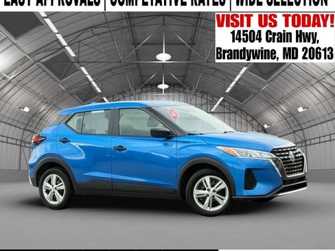 Used 2022 Nissan Kicks S FWD image 1