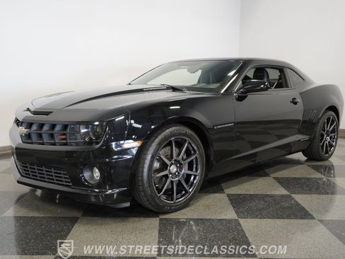 Used 2011 Chevrolet Camaro SS w/ RS Package image 5