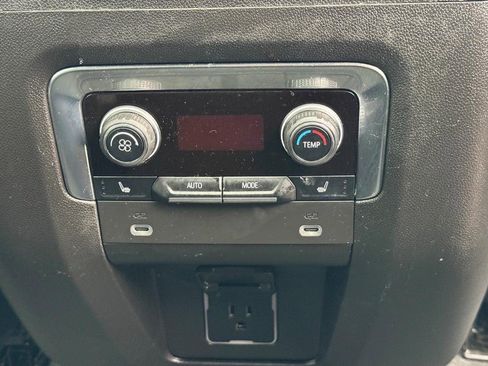 Used 2022 Chevrolet Suburban Premier image 13