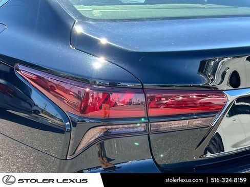 Used 2022 Lexus LS 500 AWD w/ Accessory Package (Z2) image 14