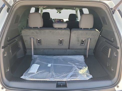 New 2026 Chevrolet Traverse LT w/ Driver Confidence Package image 10