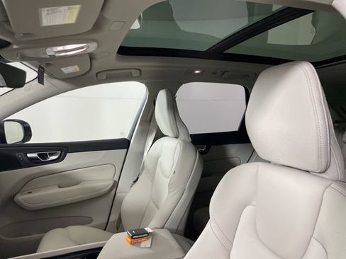 Certified 2025 Volvo XC60 T8 Plus w/ Protection Package Premier AWD/4WD image 29