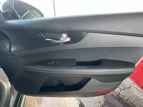 Used 2023 Kia Forte GT-Line image 31