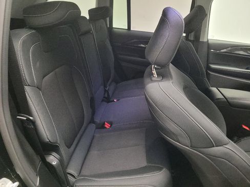 Used 2023 Jeep Grand Cherokee Laredo RWD image 19