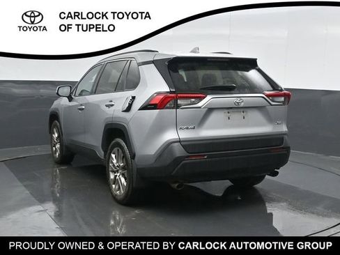 Used 2019 Toyota RAV4 XLE Premium image 9
