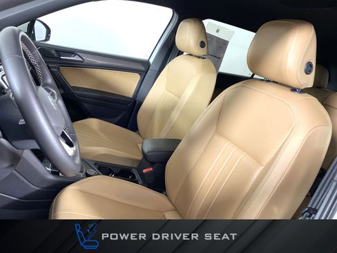 Used 2022 Volkswagen Tiguan SE AWD/4WD image 16