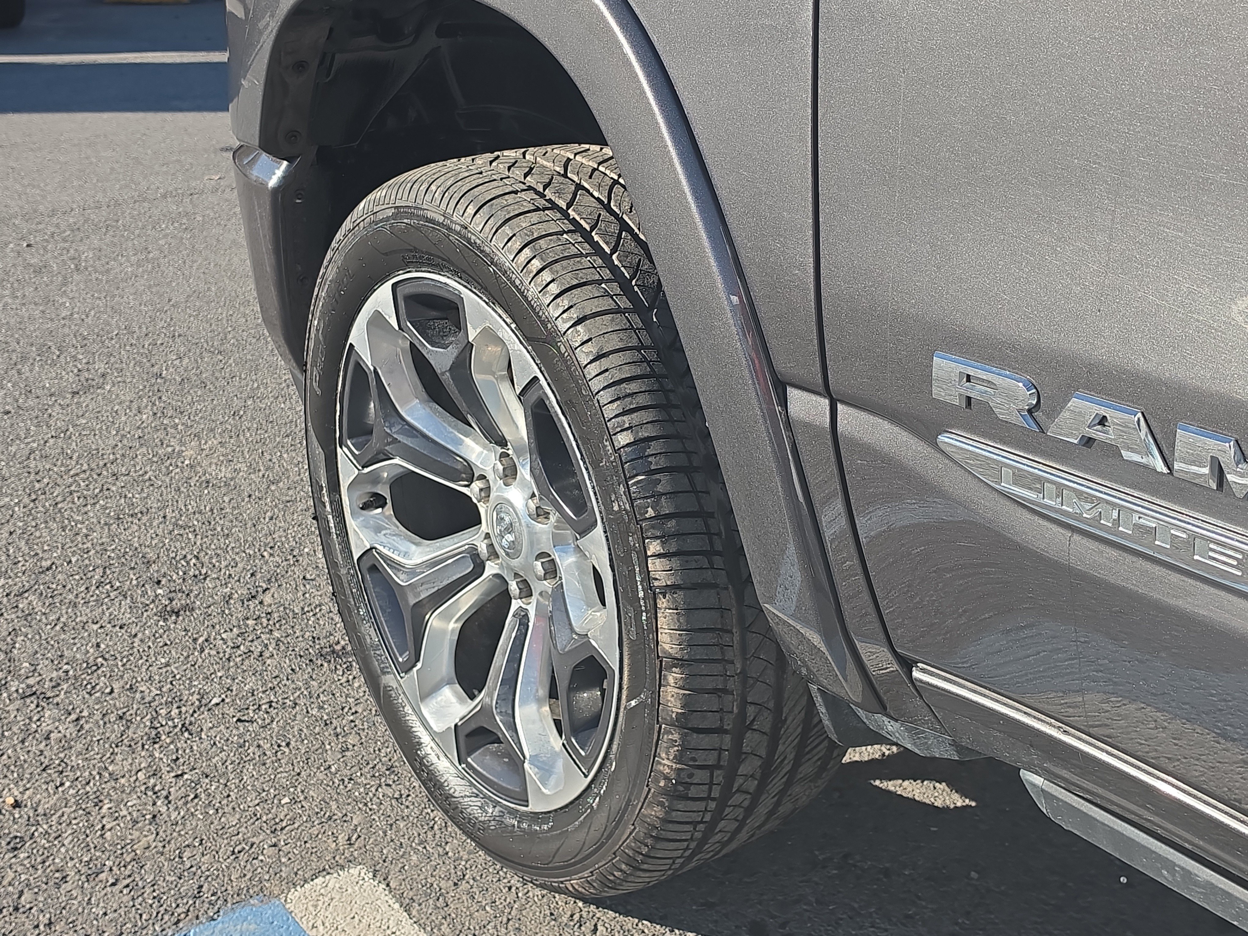 Used 2024 RAM 1500 Limited AWD/4WD image 12