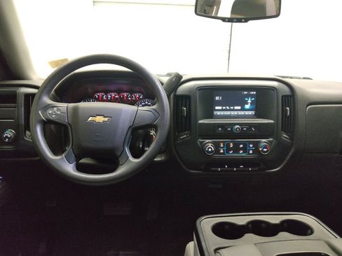 Used 2018 Chevrolet Silverado 1500 Custom w/ Custom Convenience Package RWD image 22