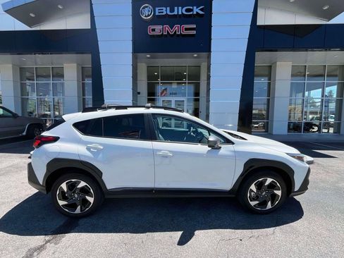 Used 2024 Subaru Crosstrek 2.5i Limited w/ Crosstrek Mirror Package AWD/4WD image 2