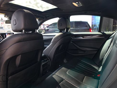 Used 2019 BMW 530e xDrive w/ Convenience Package AWD/4WD image 27